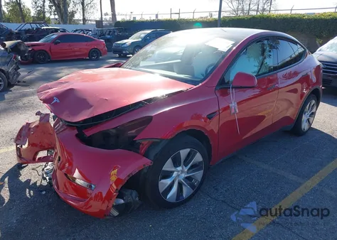 2023 Tesla Model Y Awd/Long Range Dual Motor All-Wheel Drive z USA, uszkodzony, nr VIN 7SAYGDEE4PF623615
